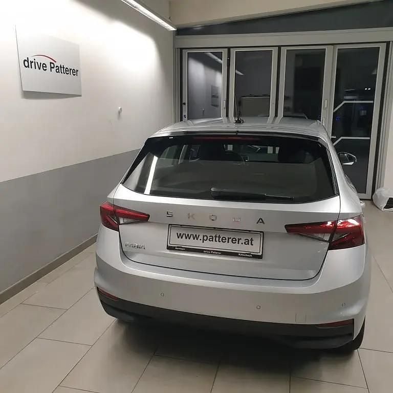 Neu Skoda Fabia Selection 95 PS (69 kW) 2025 Silber  metallic Kleinwagen