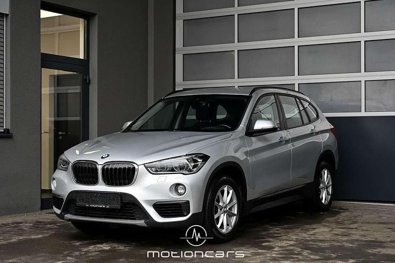 Grau Gebraucht 2018 BMW X1 Advantage SUV | € 19.480 (Fairer Preis) - Bild 1/4
