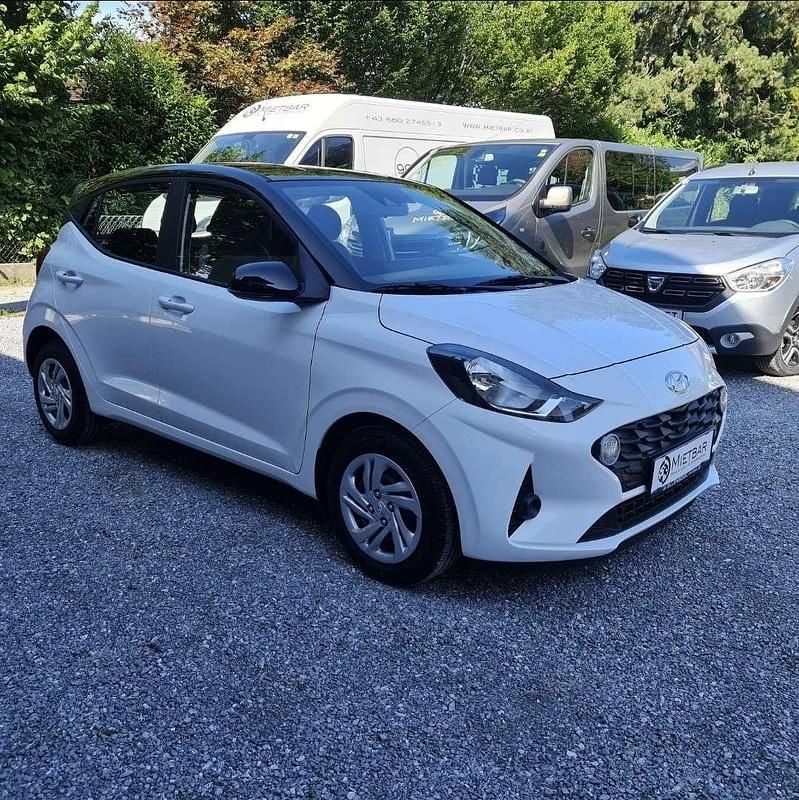 Gebraucht Hyundai i10 67 PS (49 kW) 2021 Weiß Kleinwagen