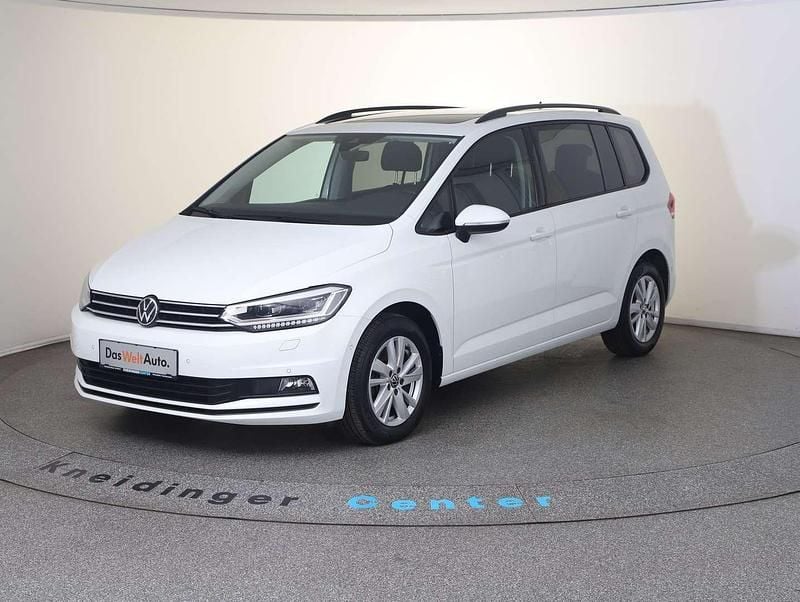 Gebraucht VW Touran Comfortline 150 PS (110 kW) 2023 Weiss  normal Van / Kleinbus