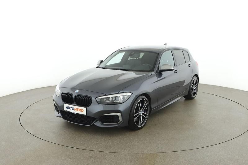 Grau Gebraucht 2018 BMW M140 M Sport Limousine | € 33.190 - Bild 1/3