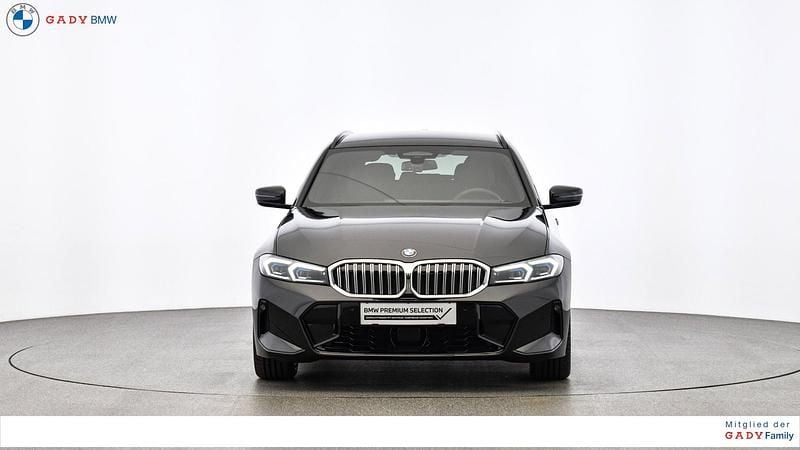 Gebraucht BMW 318 Shadowline 150 PS (110 kW) 2024 Saphirschwarz Kombi