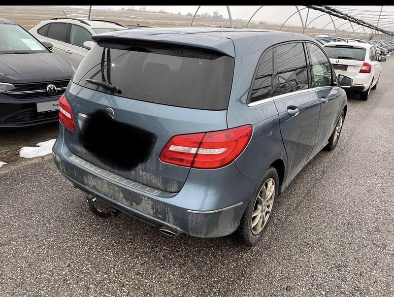 Gebraucht Mercedes B200 136 PS (100 kW) 2013 Van / Kleinbus