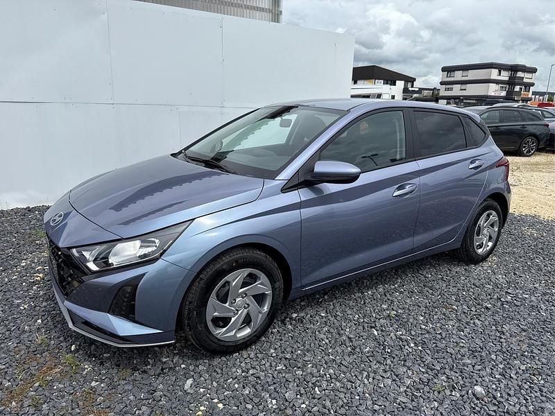 Grau Gebraucht 2024 Hyundai i20 Comfort Kleinwagen | € 22.493 (Superpreis) - Bild 1/4