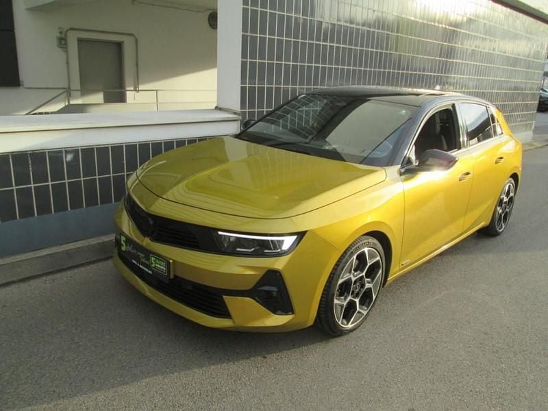 Gebraucht Opel Astra 150 PS (110 kW) 2022 Limousine