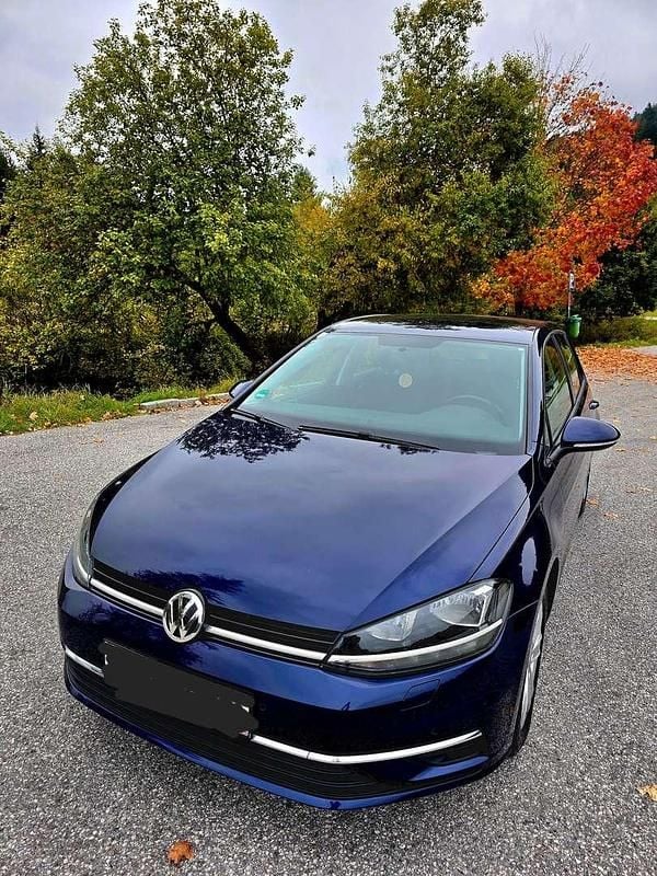 Gebraucht VW Golf VII Comfortline 150 PS (110 kW) 2019 Blau Limousine