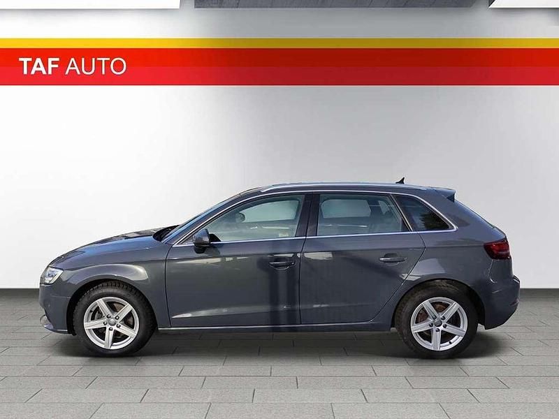 Gebraucht Audi A3 116 PS (85 kW) 2019 Grau Limousine