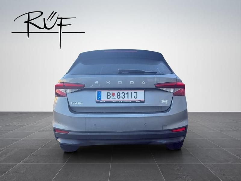 Neu Skoda Fabia Selection 95 PS (69 kW) 2025 Mittelgrau  metallic Kleinwagen