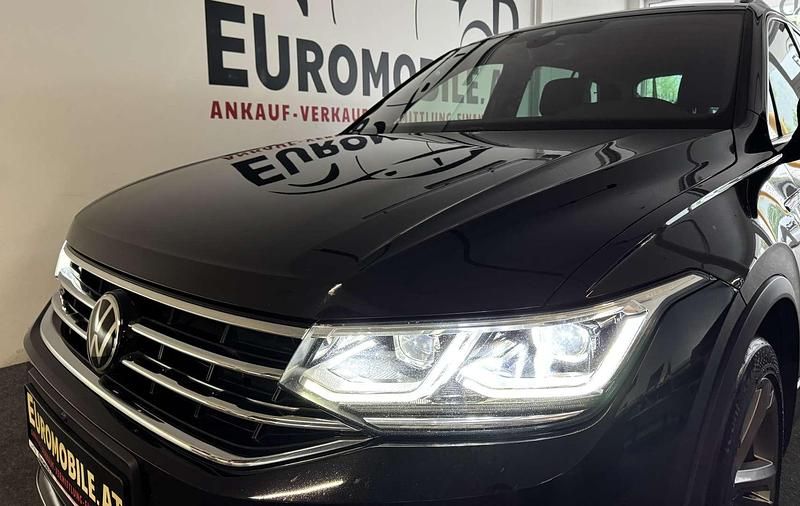 Gebraucht VW Tiguan R-line 150 PS (110 kW) 2023 Schwarz SUV