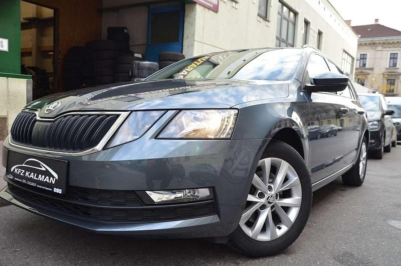 Grau Gebraucht 2020 Skoda Octavia Ambition Kombi | € 13.990 - Bild 1/4