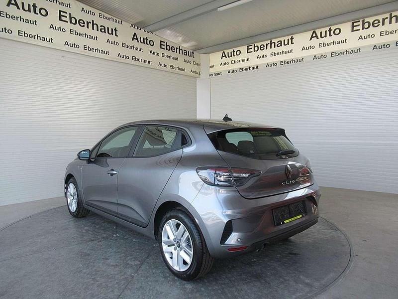 Neu Renault Clio V Evolution 67 PS (49 kW) 2025 Grau Limousine