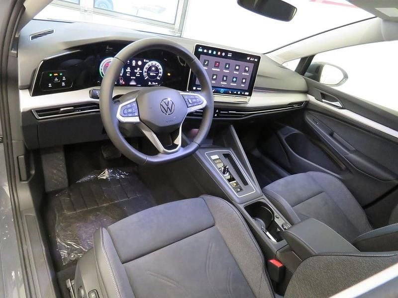 Neu VW Golf VIII 204 PS (150 kW) 2026 Mittelgrau  metallic