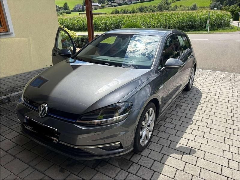 Gebraucht VW Golf VII Comfortline 131 PS (96 kW) 2019 Limousine