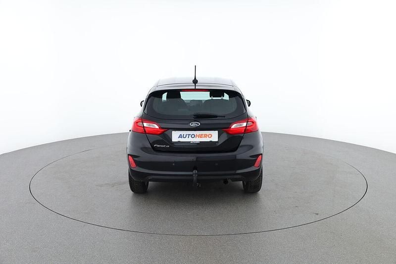 Gebraucht Ford Fiesta Cool & Connect 86 PS (63 kW) 2020 Schwarz Limousine