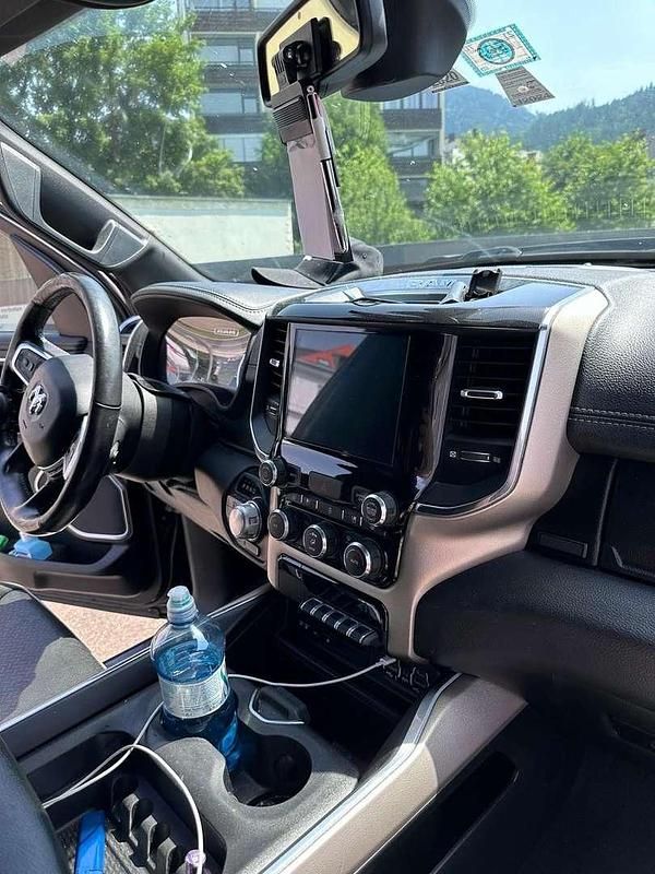 Gebraucht Dodge Ram 401 PS (294 kW) 2018 Schwarz Abholung