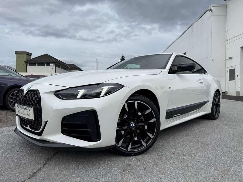 Weiß Gebraucht 2024 BMW 420 M Sport Coupé | € 52.875 (Teuer) - Bild 1/4