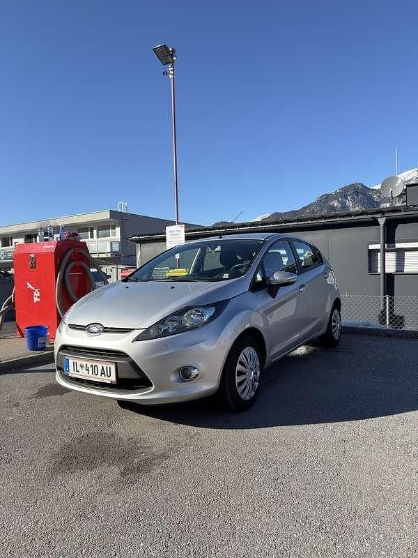 Gebraucht Ford Fiesta Trend 60 PS (44 kW) 2013 Grau Kleinwagen