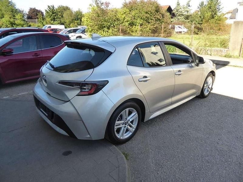 Gebraucht Toyota Corolla Active 116 PS (85 kW) 2019 Silber Limousine