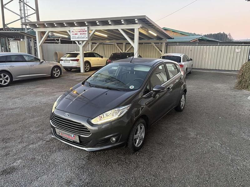 Gebraucht Ford Fiesta Titanium 65 PS (47 kW) 2016 Grau Limousine