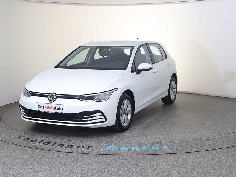 Weiss normal Gebraucht 2022 VW Golf VIII Life Limousine | € 22.900 (Fairer Preis) - Bild 1/4