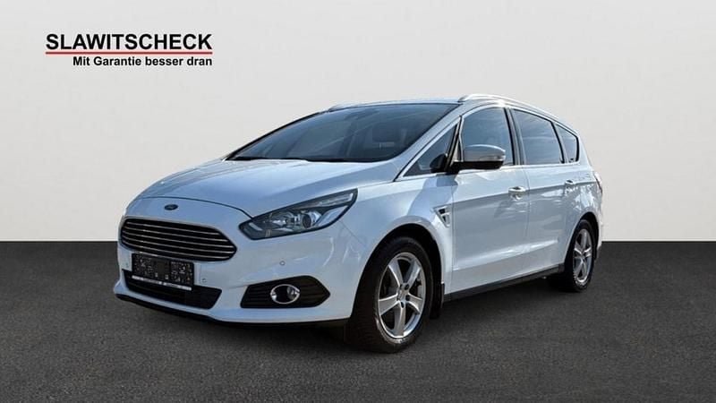 Weiß Gebraucht 2016 Ford S-MAX Titanium Van / Kleinbus | € 12.990 (Superpreis) - Bild 1/4