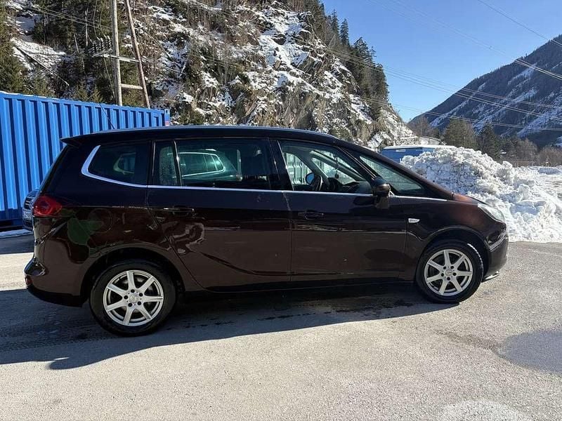 Gebraucht Opel Zafira Tourer Edition 110 PS (80 kW) 2012 Braun Van / Kleinbus