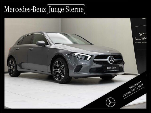 Grau Gebraucht 2023 Mercedes A250 Limousine | € 39.900 - Bild 1/4
