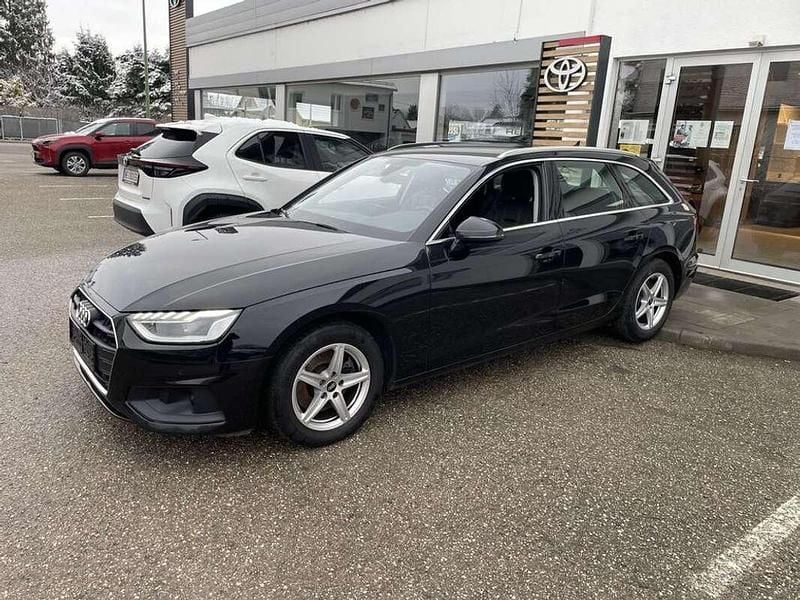 Gebraucht Audi A4 136 PS (100 kW) 2021 Schwarz Kombi