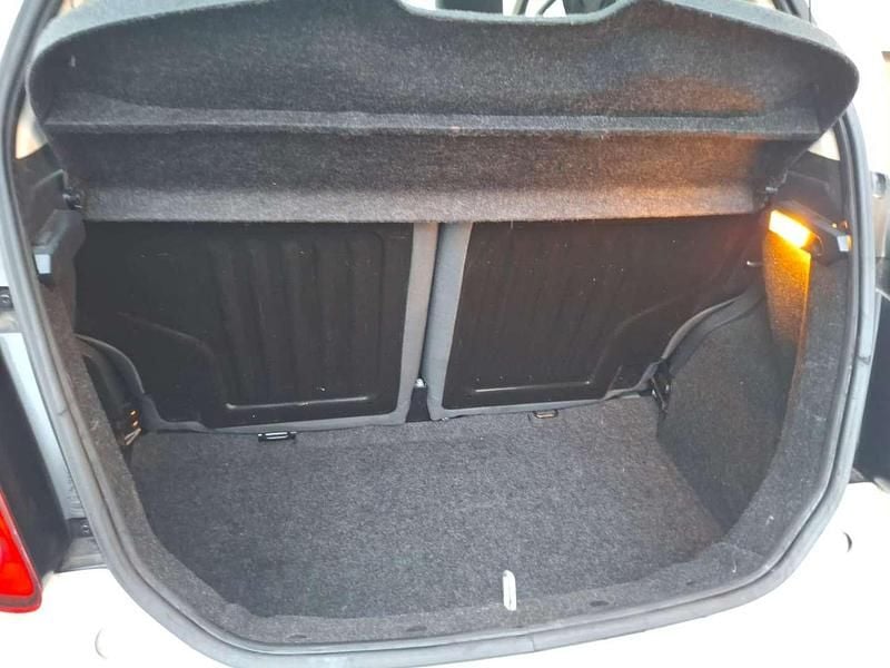 Gebraucht Ford Ka Trend 69 PS (50 kW) 2012 Weiß Kleinwagen