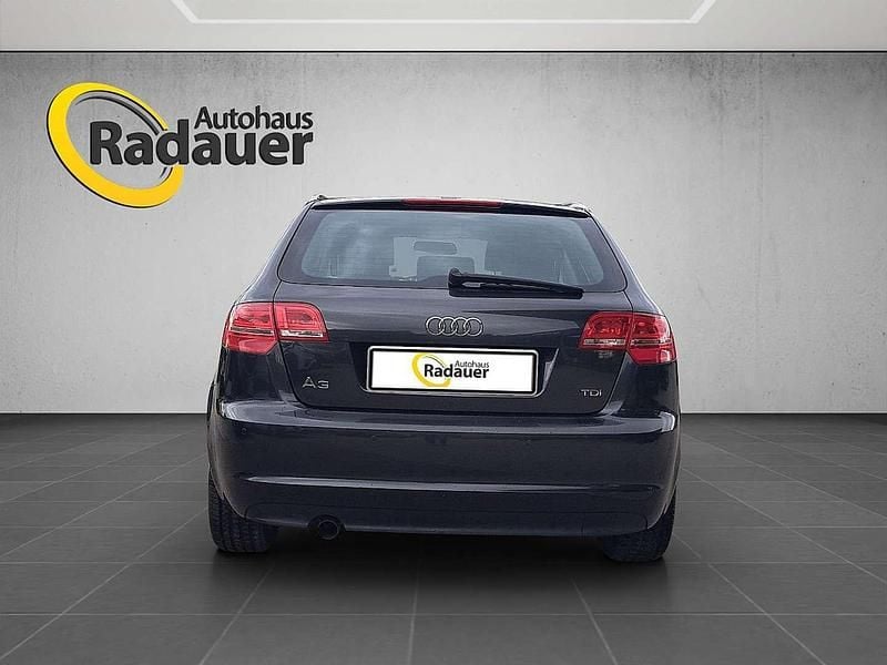 Gebraucht Audi A3 Comfort 90 PS (66 kW) 2011 Grau Limousine