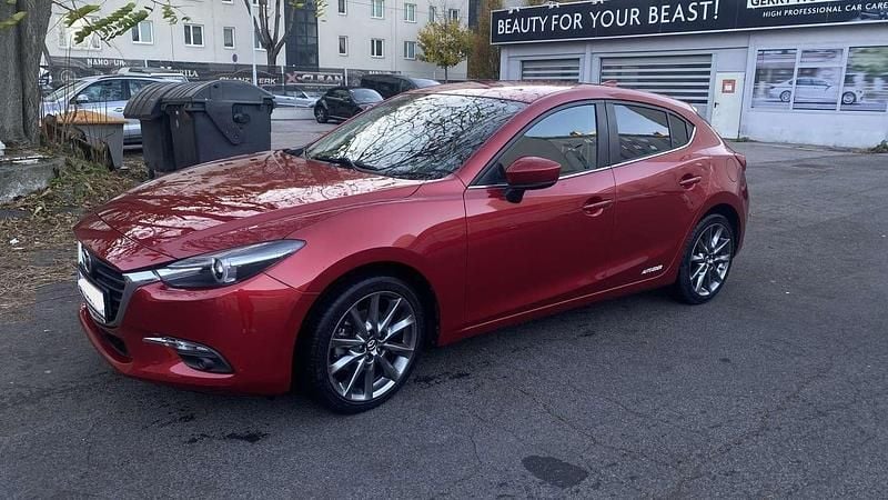 Rot Gebraucht 2018 Mazda 3 Inclusive Limousine | € 13.500 (Guter Preis) - Bild 1/4