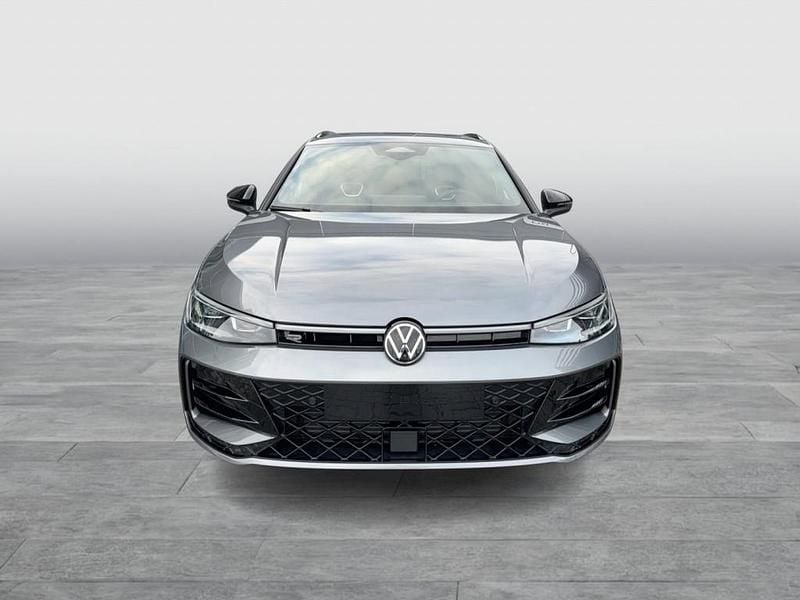 Neu VW Passat Sport 150 PS (110 kW) 2025 Mittelgrau  normal Kombi