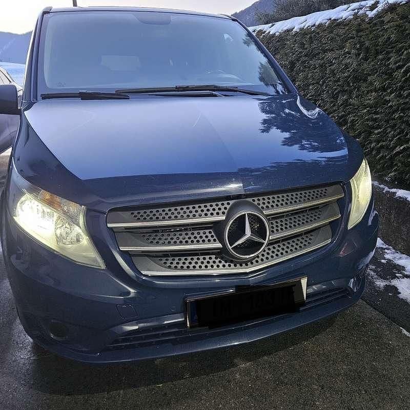 Blau Gebraucht 2017 Mercedes Vito Van | € 29.990 (Teuer) - Bild 1/4