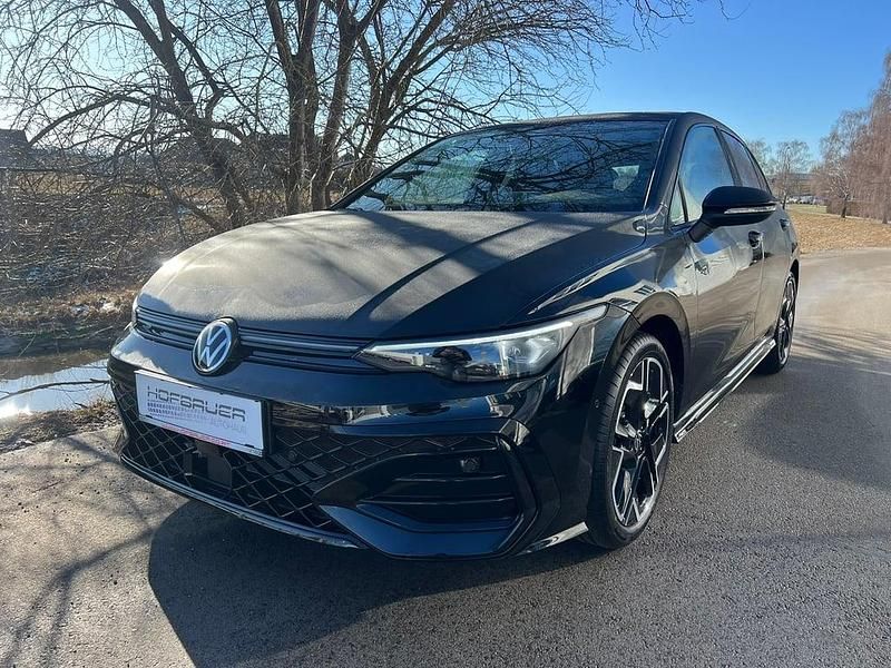 Neu VW Golf VIII Sport 115 PS (84 kW) 2026 Schwarz  metallic
