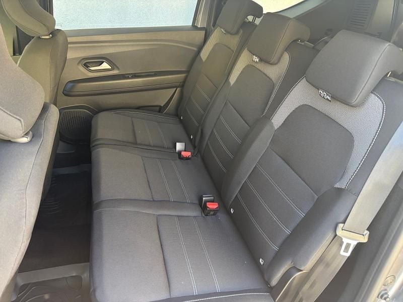 Neu Dacia Jogger Expression 110 PS (80 kW) 2025 Grau Van / Kleinbus