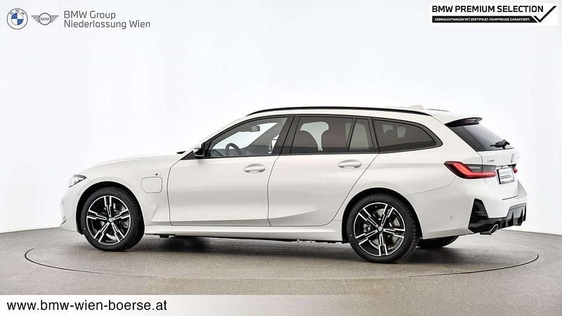 Gebraucht BMW 330e Efficient Dynamics 292 PS (214 kW) 2024 Weiß Kombi