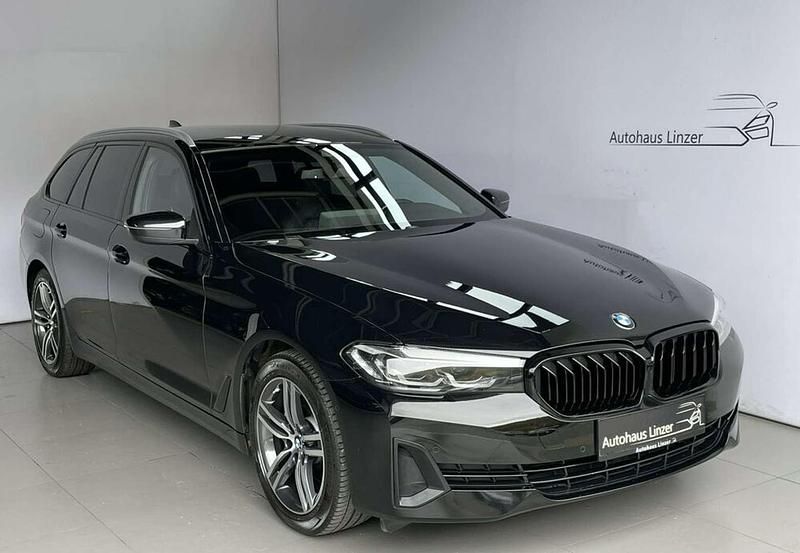 Schwarz Gebraucht 2022 BMW 520 Performance Kombi | € 31.890 (Fairer Preis) - Bild 1/4
