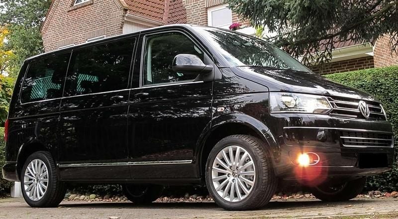 Schwarz Gebraucht 2015 VW Multivan Highline Van | € 23.989 - Bild 1/4