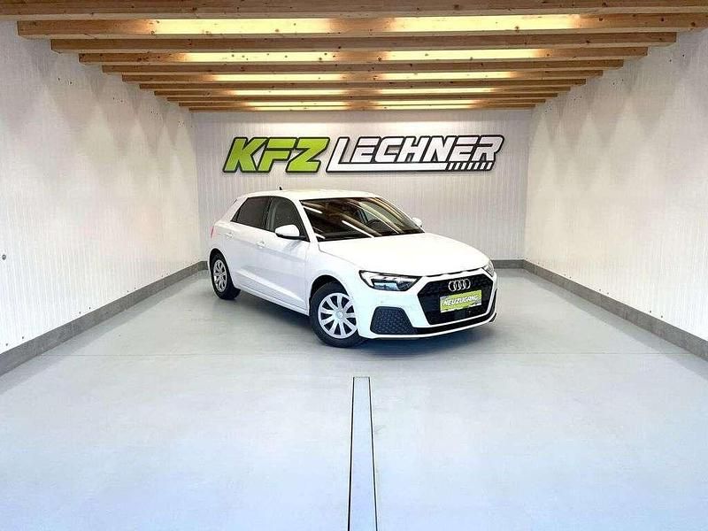 Weiß Gebraucht 2022 Audi A1 Sportback Comfort Kleinwagen | € 19.950 (Fairer Preis) - Bild 1/3