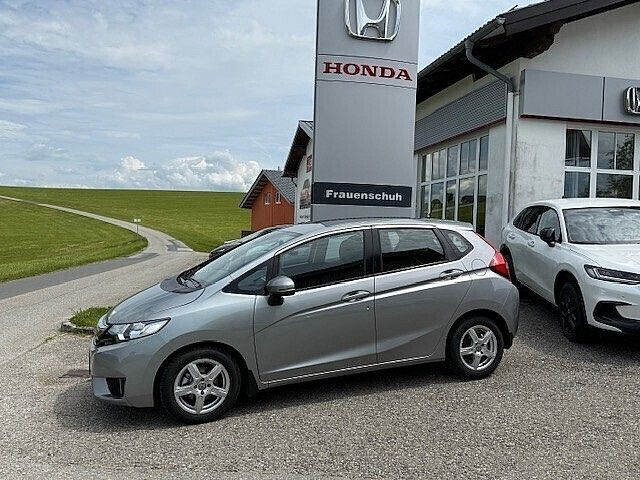 Orange Gebraucht 2015 Honda Jazz Trend Kleinwagen | € 10.590 - Bild 1/4