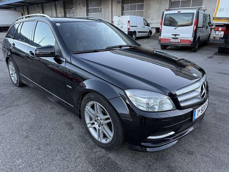 Gebraucht Mercedes C250 Elegance 204 PS (150 kW) 2011 Schwarz Kombi