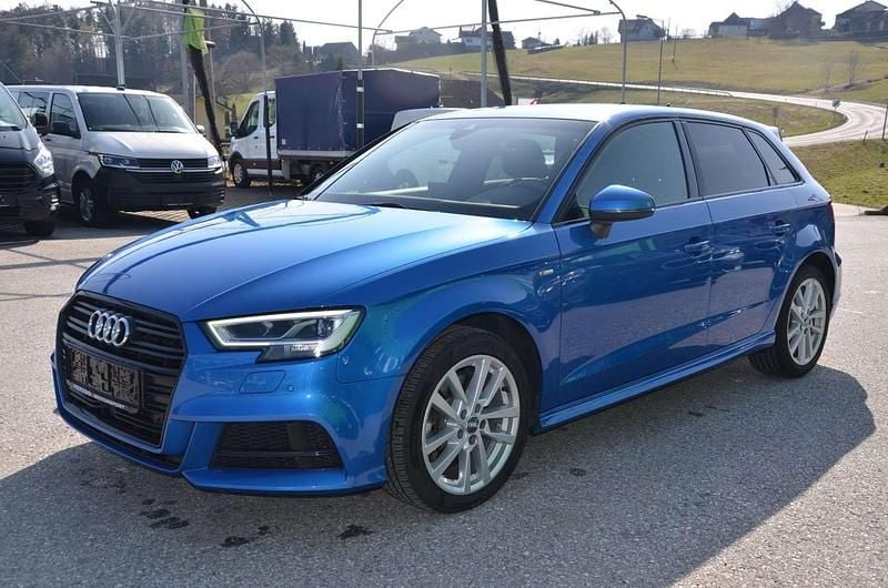 Gebraucht Audi A3 Design 150 PS (110 kW) 2020 Blau Limousine