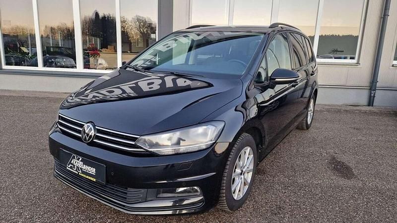 Schwarz Gebraucht 2021 VW Touran Comfortline Van / Kleinbus | € 15.999 (Superpreis) - Bild 1/4