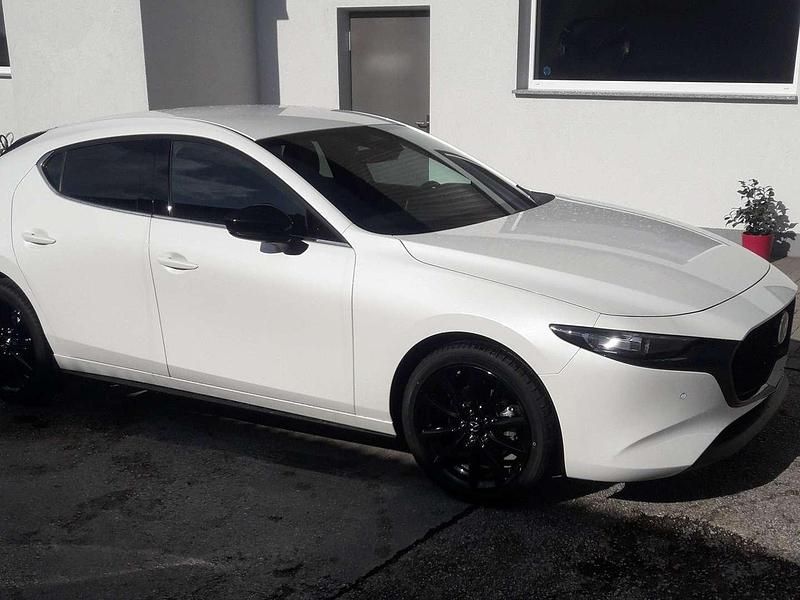 Weiß Gebraucht 2024 Mazda 3 Nagisa Limousine | € 27.000 (Teuer) - Bild 1/4