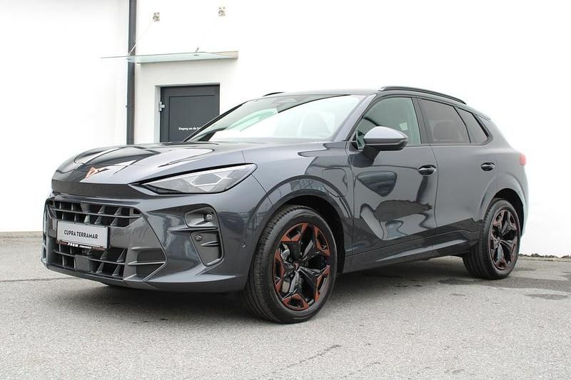 Neu Cupra Terramar 204 PS (150 kW) 2025 Dunkelgrau  metallic SUV