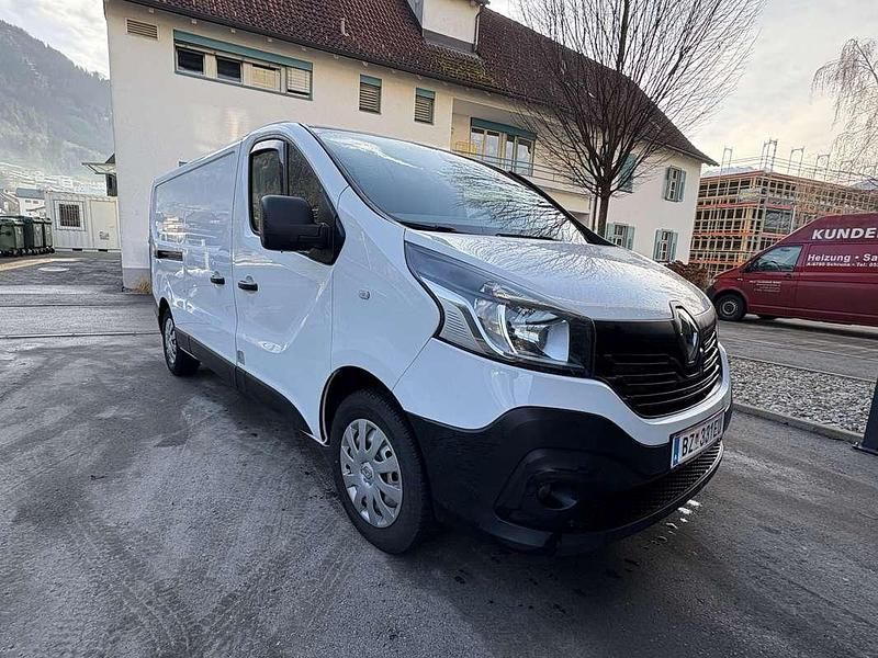 Gebraucht Renault Trafic 120 PS (88 kW) 2019 Weiß Van / Kleinbus