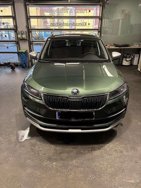 Grün Gebraucht 2020 Skoda Karoq SUV | € 25.900 (Guter Preis) - Bild 1/4