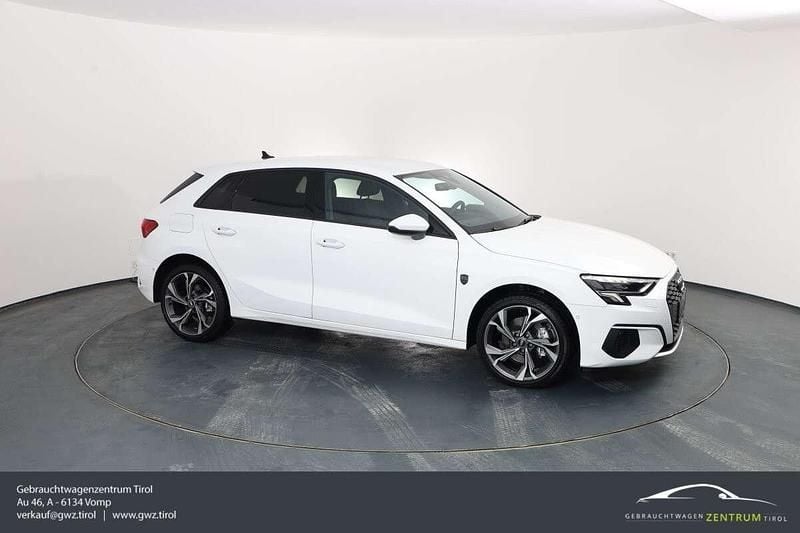 Gebraucht Audi A3 Ambiente 204 PS (150 kW) 2022 Weiß Limousine