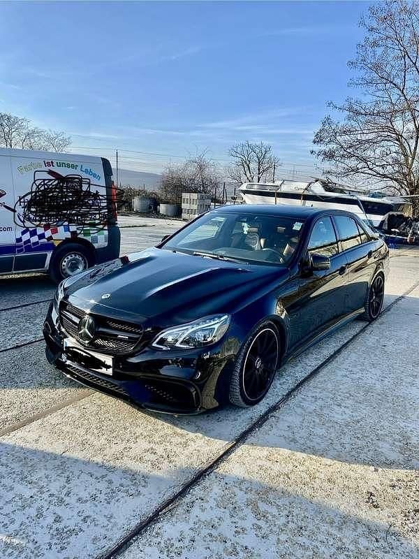 Gebraucht Mercedes E220 Avantgarde 170 PS (125 kW) 2013 Limousine