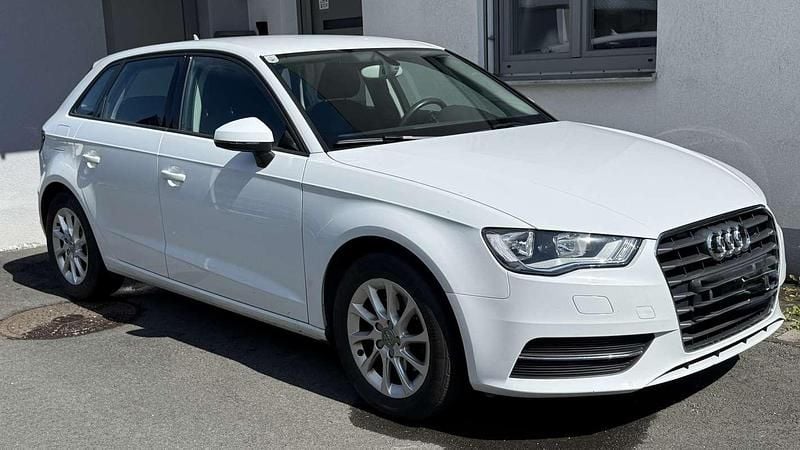 Gebraucht Audi A3 110 PS (80 kW) 2015 Weiß Kleinwagen